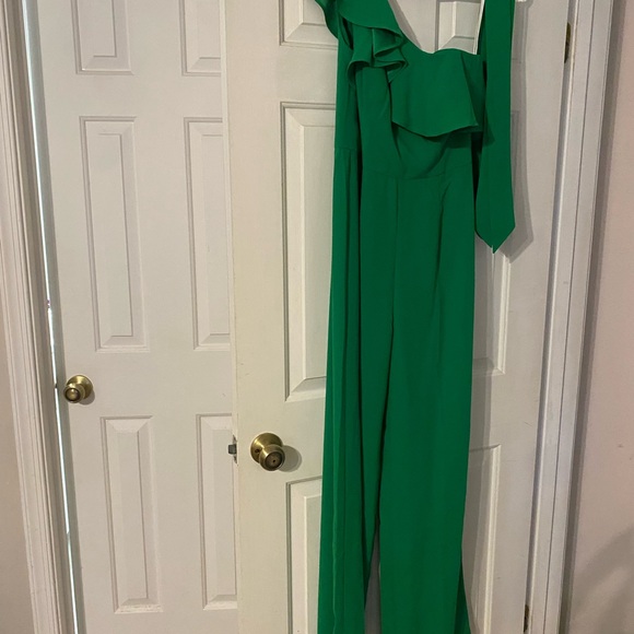 *NWT* Lilly Pulitzer Kelly Green One Shoulder Lyra Jumpsuit - Picture 4 of 7
